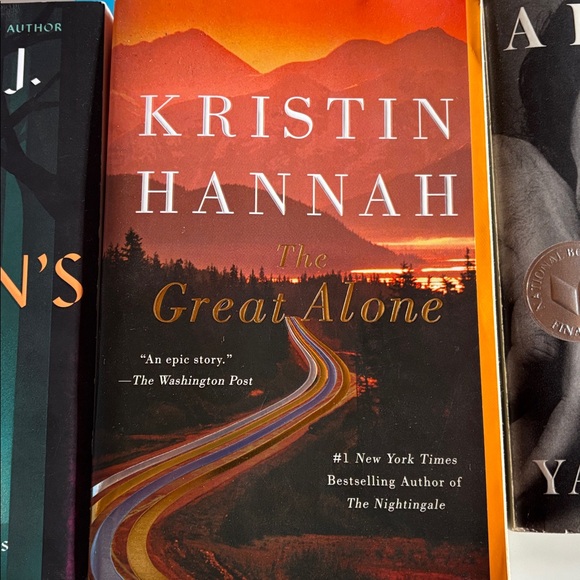 Assorted Books - Picture 3 of 6